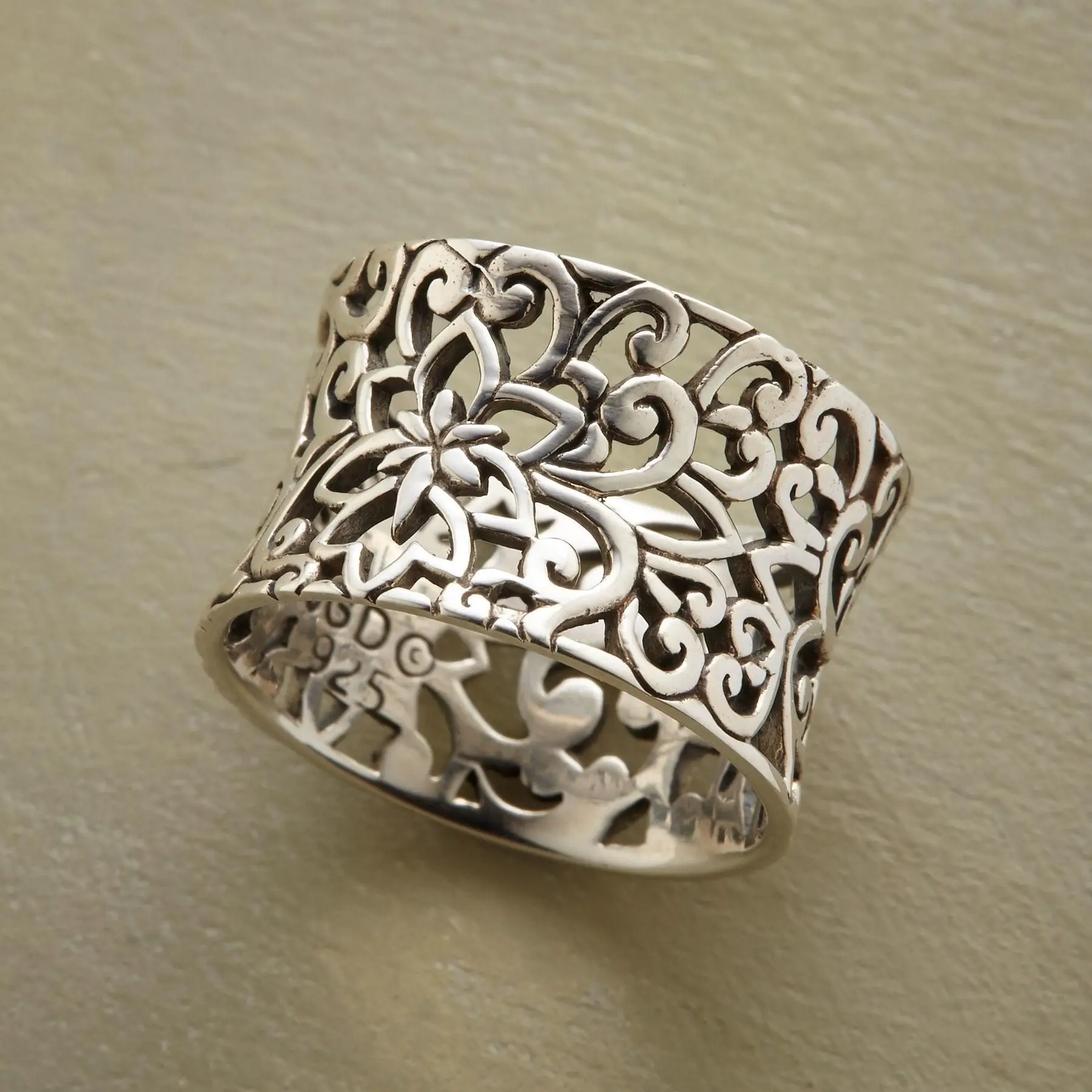 Nora - Vintage Silver Hollow Ring