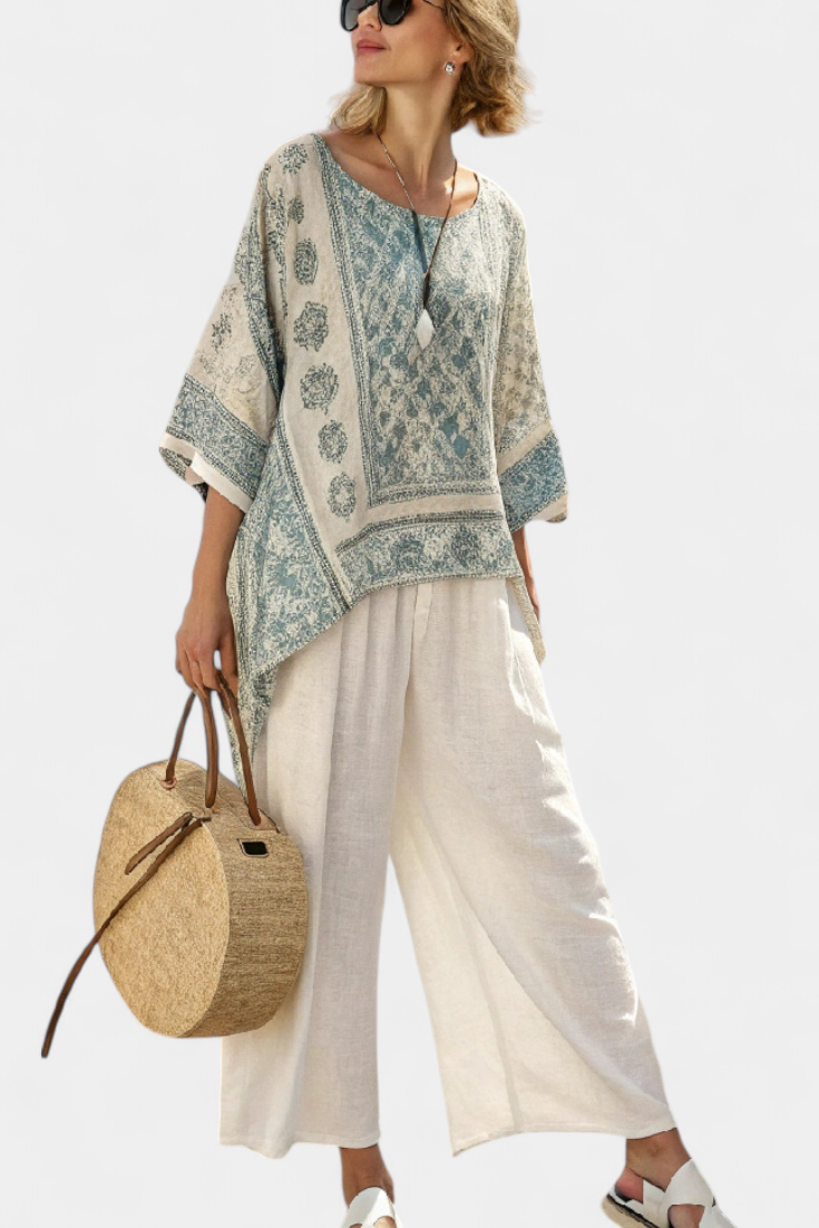 Lisa – Comfortable Printed Blouse and Wide-Leg White Pants