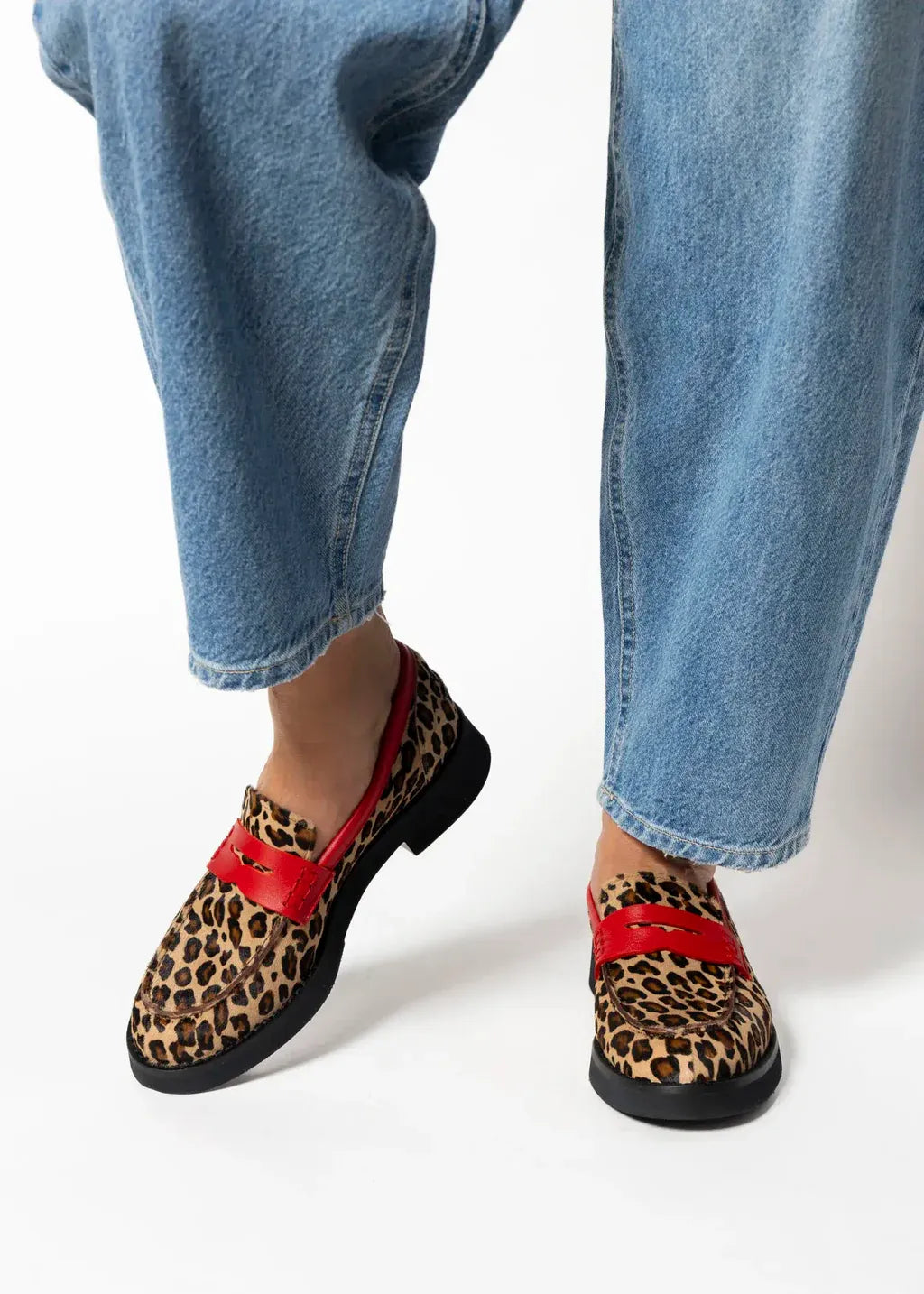 Elyna – Colorblock Round-Toe Loafers