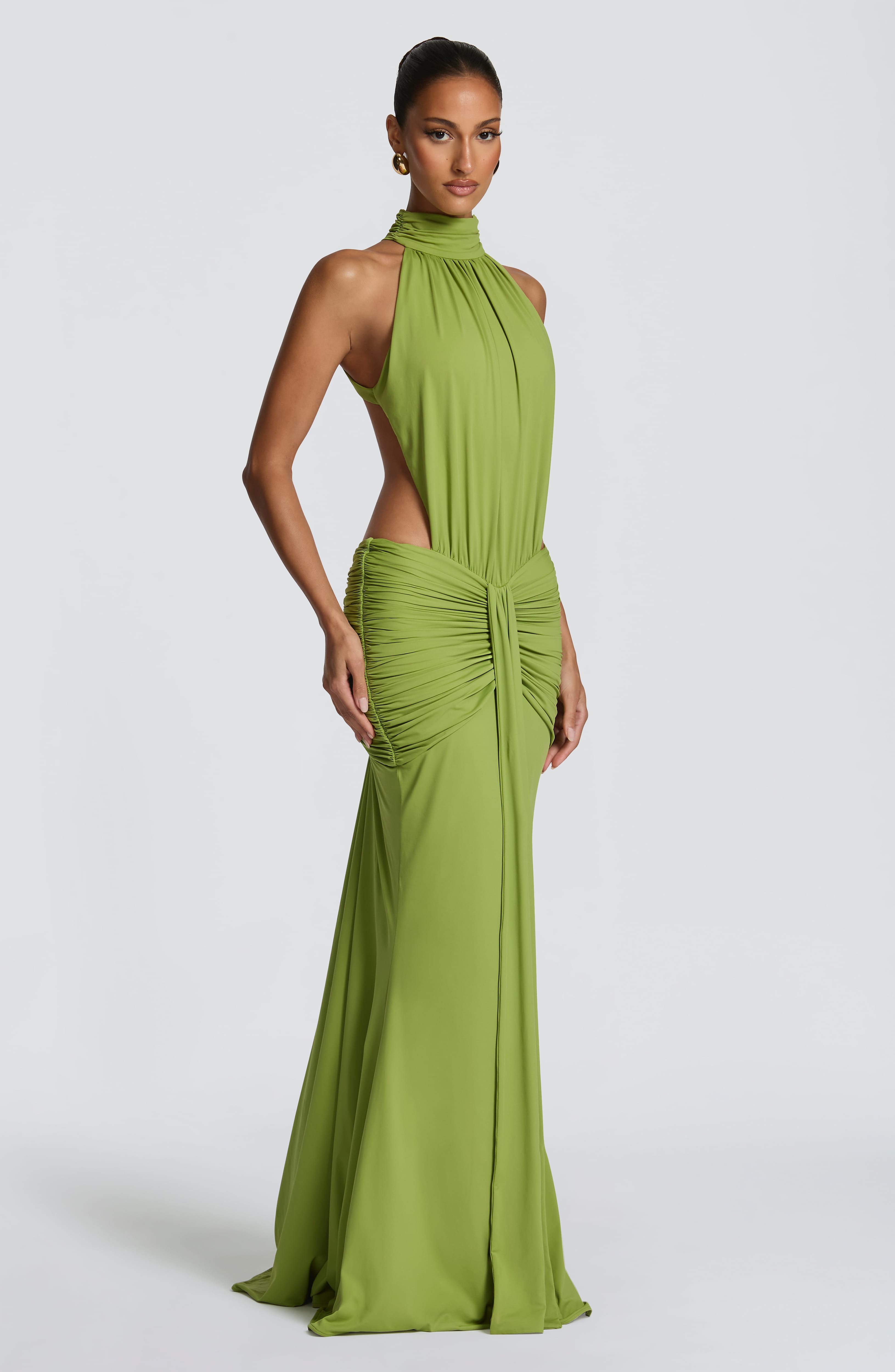 Luna - Elegant Backless Silk