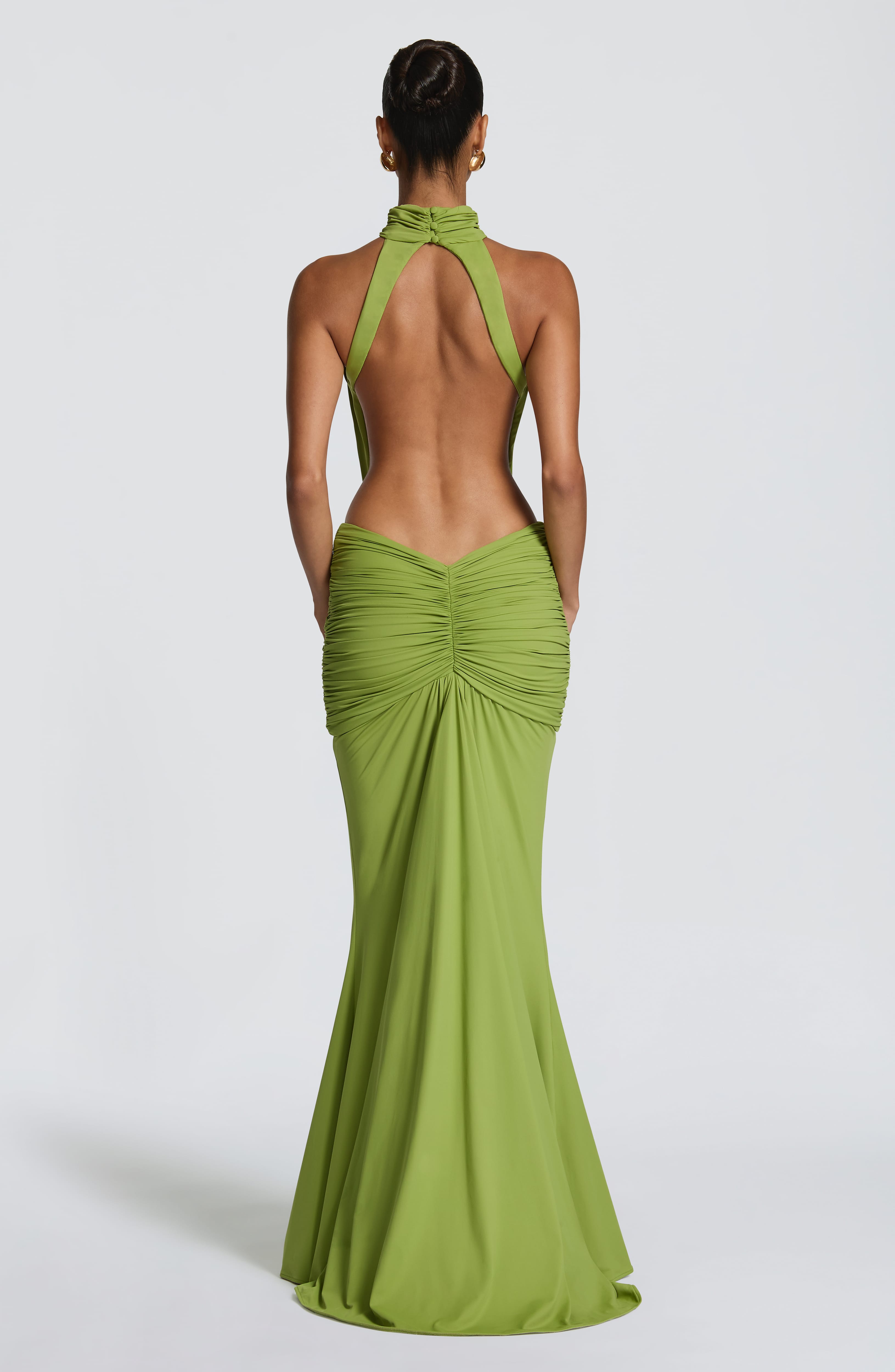 Luna - Elegant Backless Silk