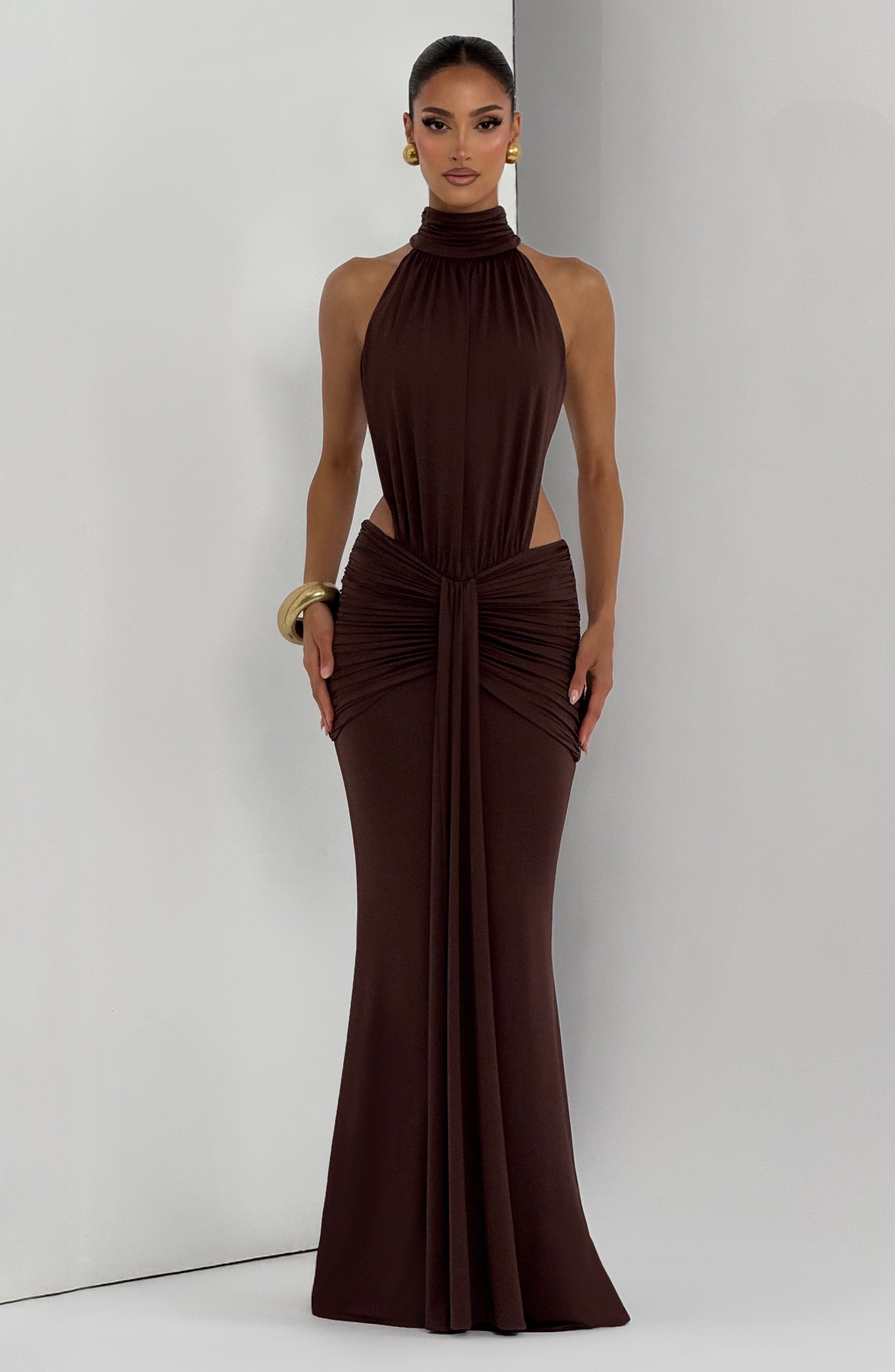Luna - Elegant Backless Silk