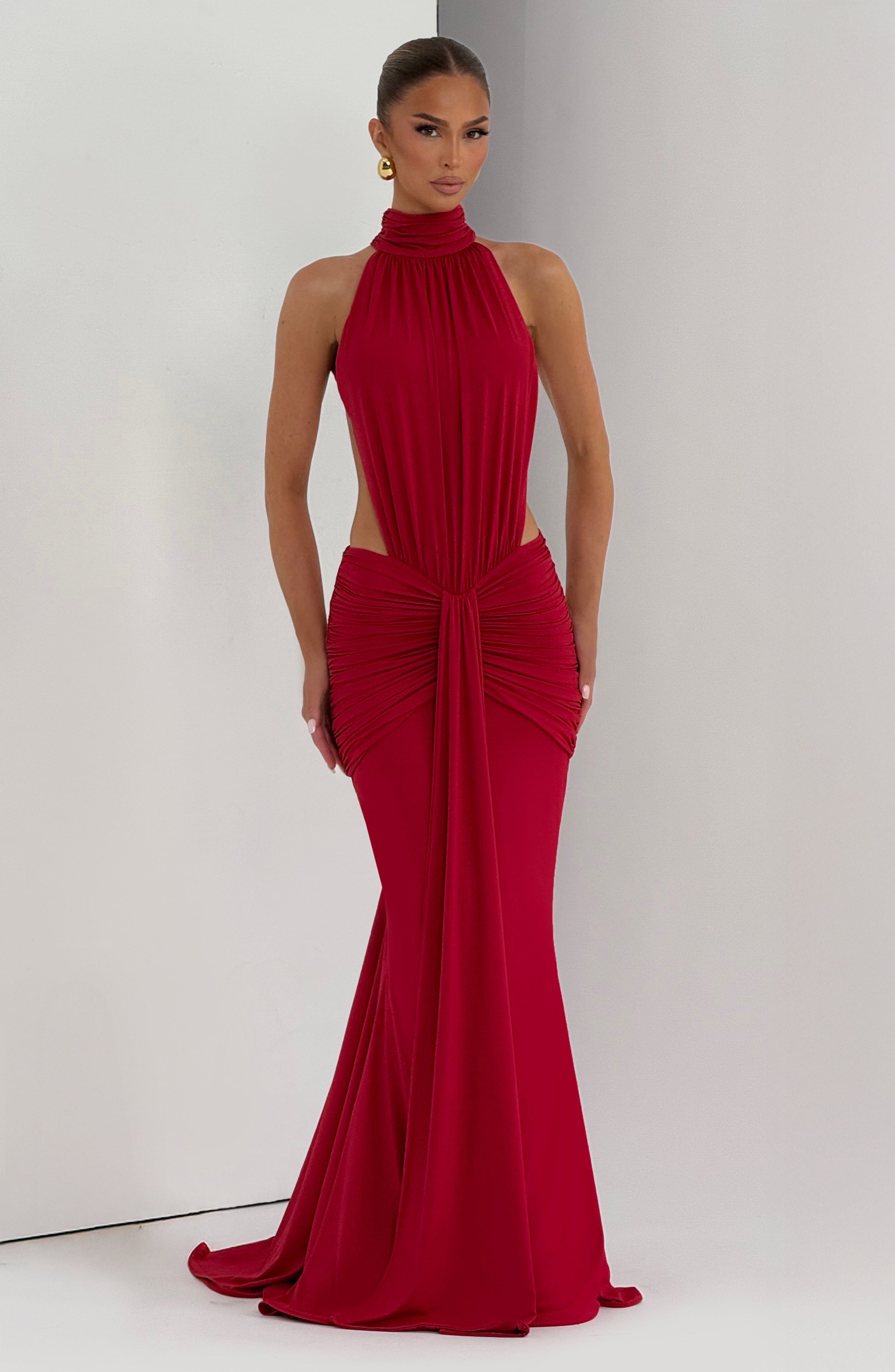 Luna - Elegant Backless Silk