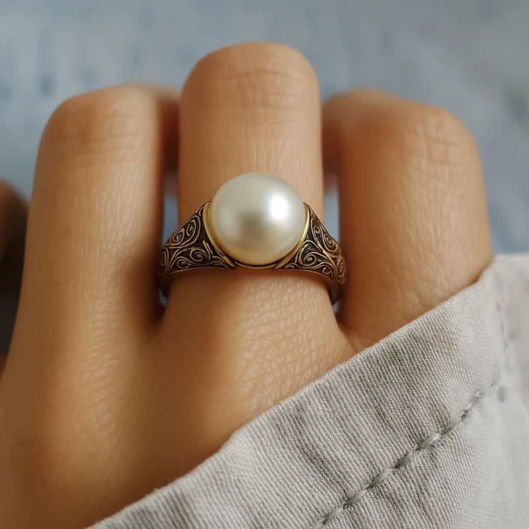 Sia - Timeless Vintage Pearl Gold Ring