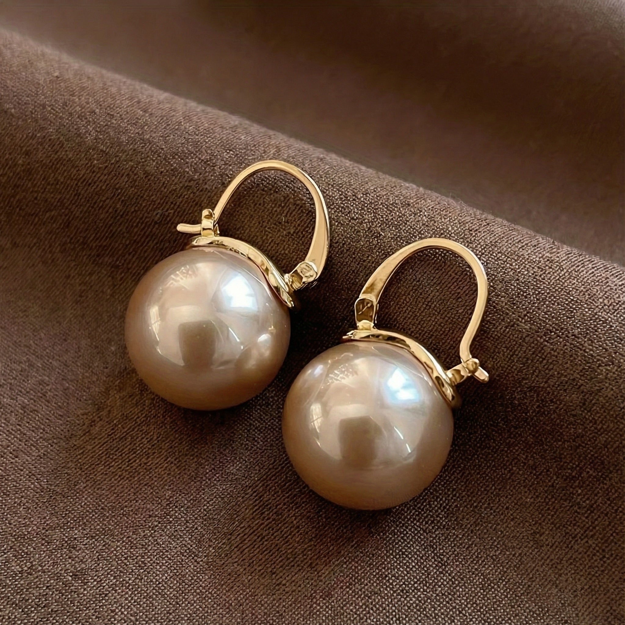 Shaia - Shimmering Pearl Earrings