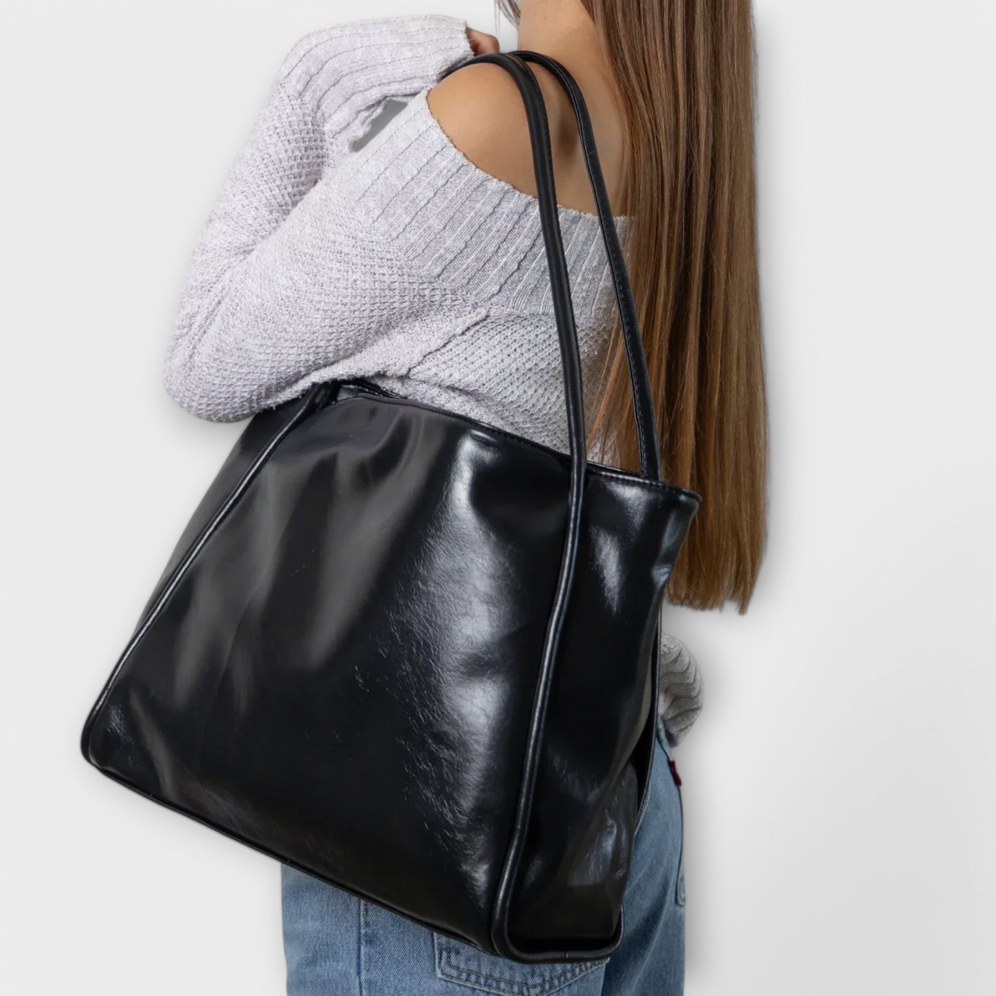 Nessie - Elegant Leather Bag